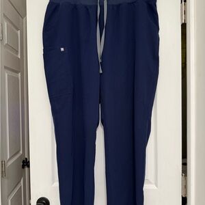 Figs women’s Kade cargo scrub pants